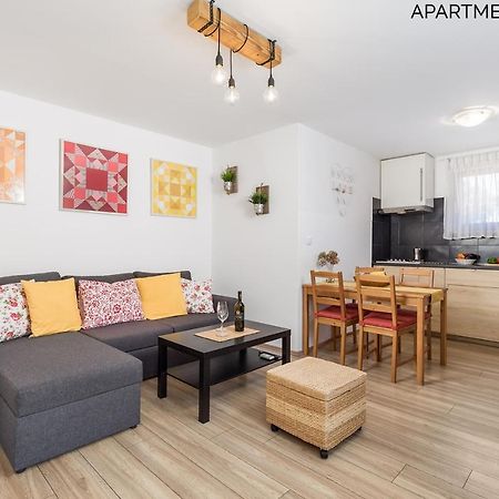 Apartments Alyss Ловран Экстерьер фото