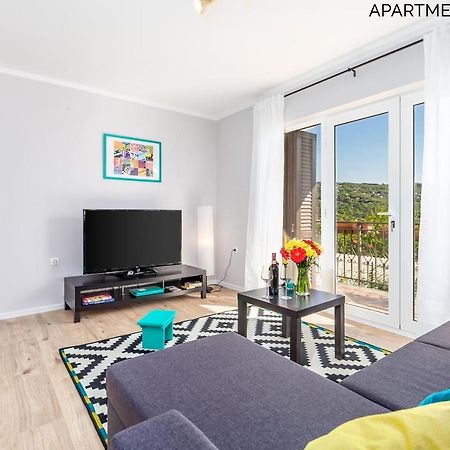 Apartments Alyss Ловран Экстерьер фото