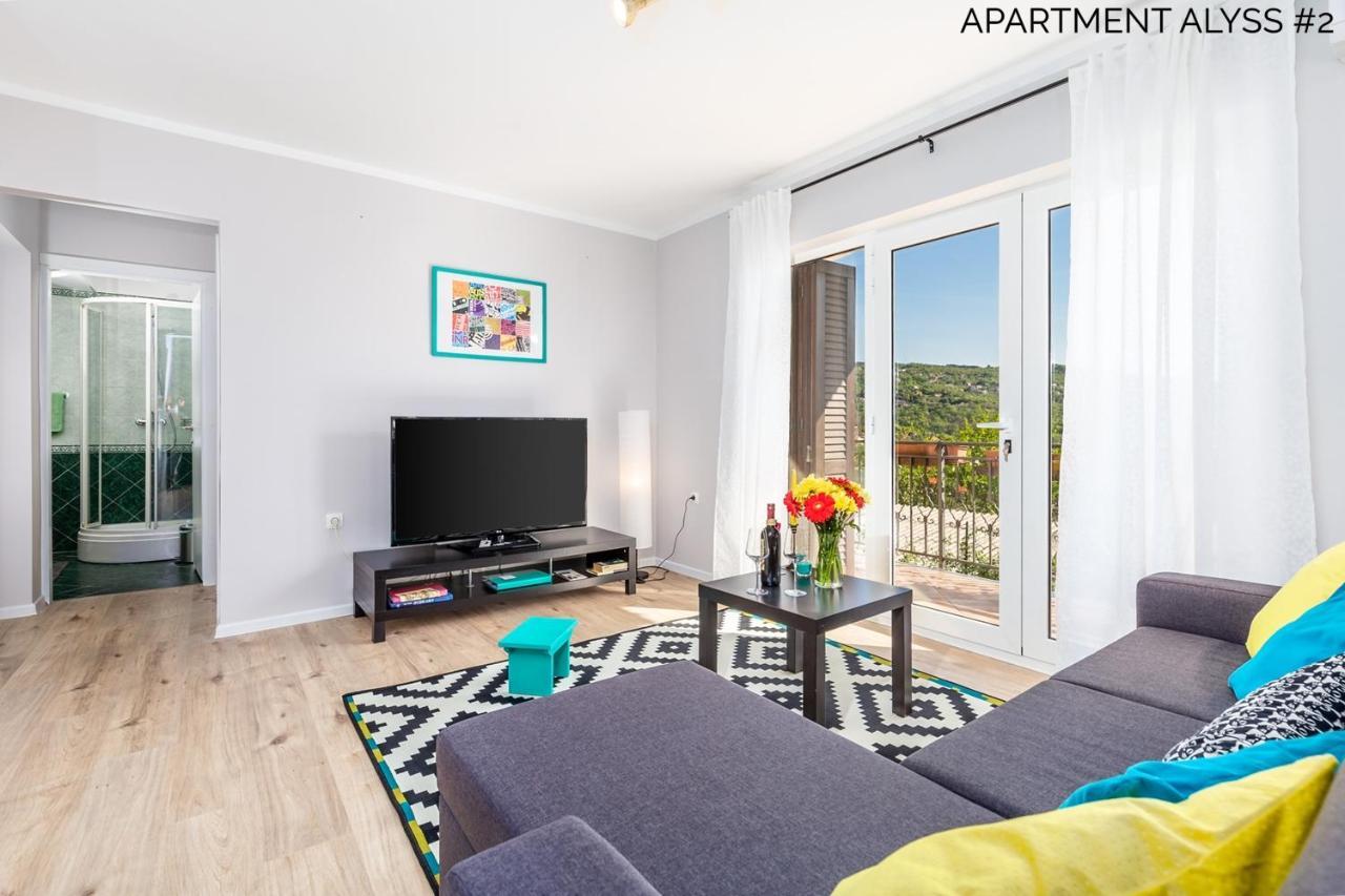 Apartments Alyss Ловран Экстерьер фото