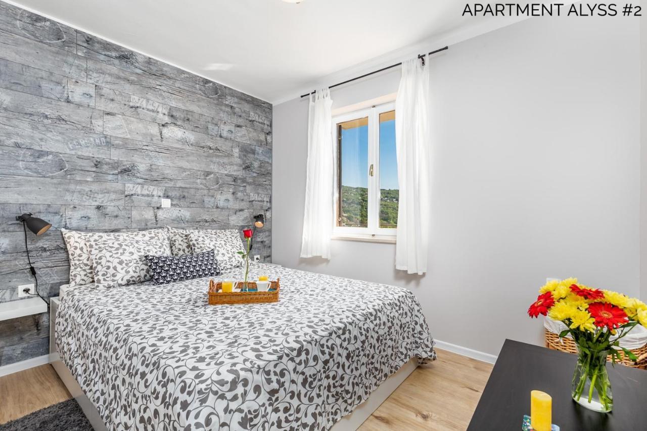Apartments Alyss Ловран Экстерьер фото